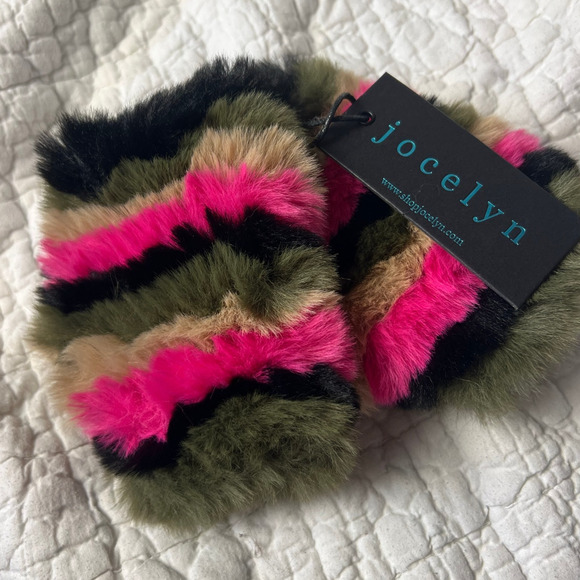Jocelyn Mandy Faux Fur Fingerless Mittens Gloves Holiday Gift NWT - Picture 2 of 2